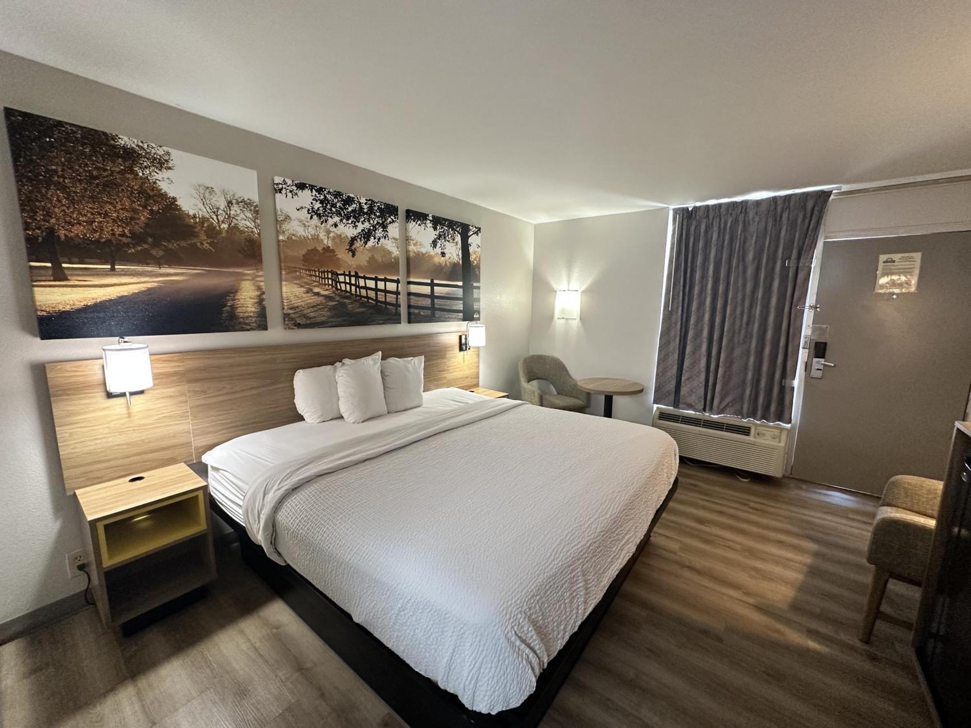 Days Inn By Wyndham Adel I-75 Экстерьер фото